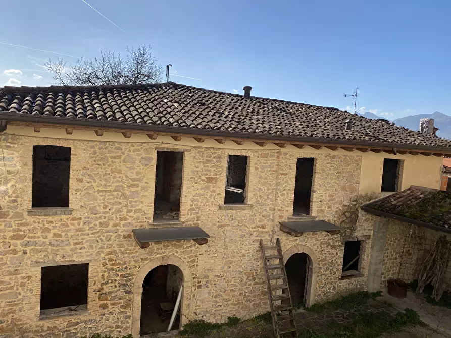 Immagine 50 di Rustico / casale in vendita  in Via Montini a Preseglie