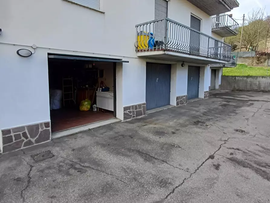 Immagine 26 di Trilocale in vendita  a Medesano