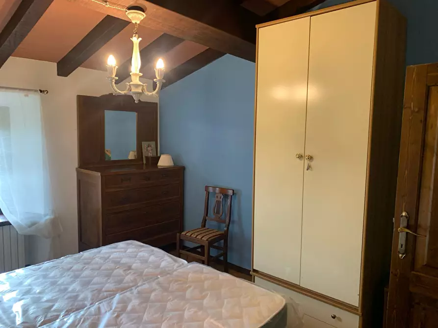 Immagine 10 di Trilocale in affitto  a Varano De' Melegari