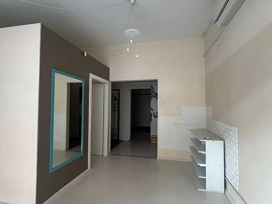 Immagine 10 di Locale commerciale in affitto  a Fornovo Di Taro