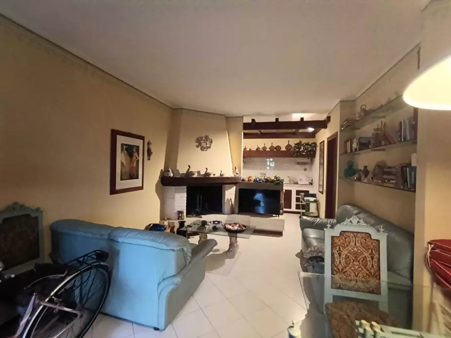 Immagine 8 di Trilocale in affitto  a Massa
