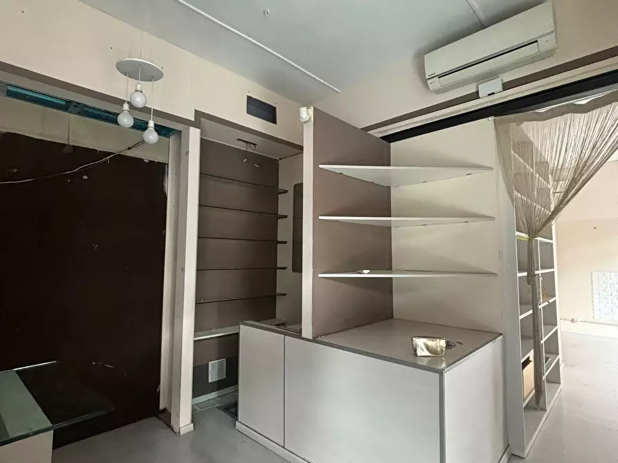 Immagine 4 di Locale commerciale in affitto  a Fornovo Di Taro