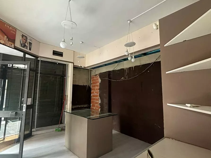 Immagine 23 di Locale commerciale in affitto  a Fornovo Di Taro