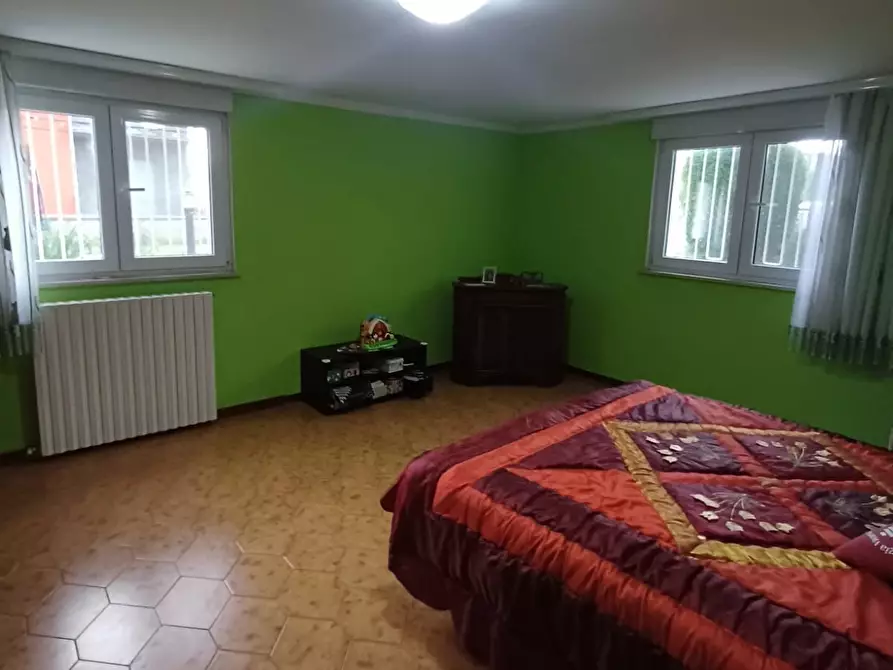 Immagine 14 di Bilocale in vendita  a Medesano