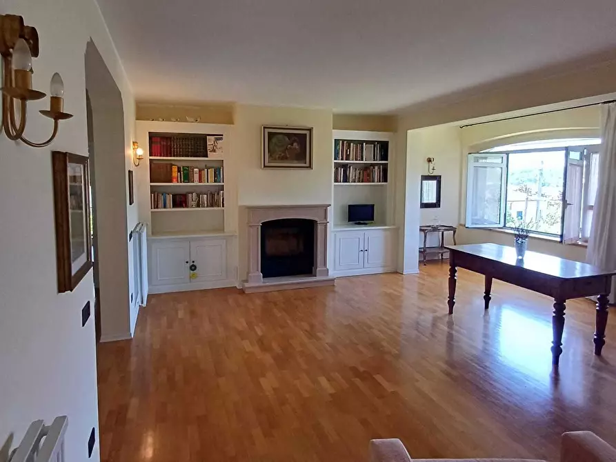 Immagine 6 di Casa bifamiliare in vendita  a Varano De' Melegari