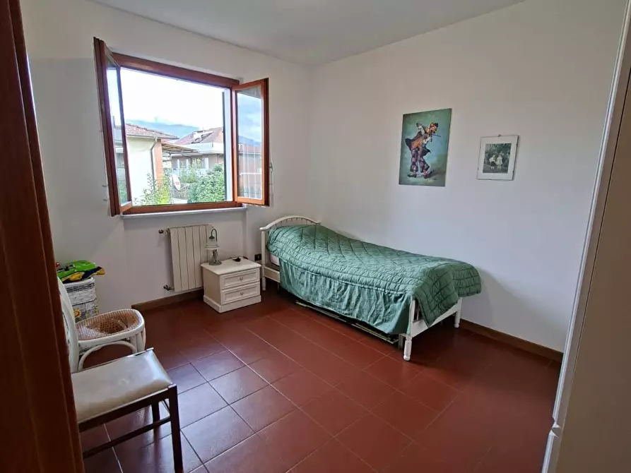 Immagine 30 di Quadrilocale in vendita  a Massa