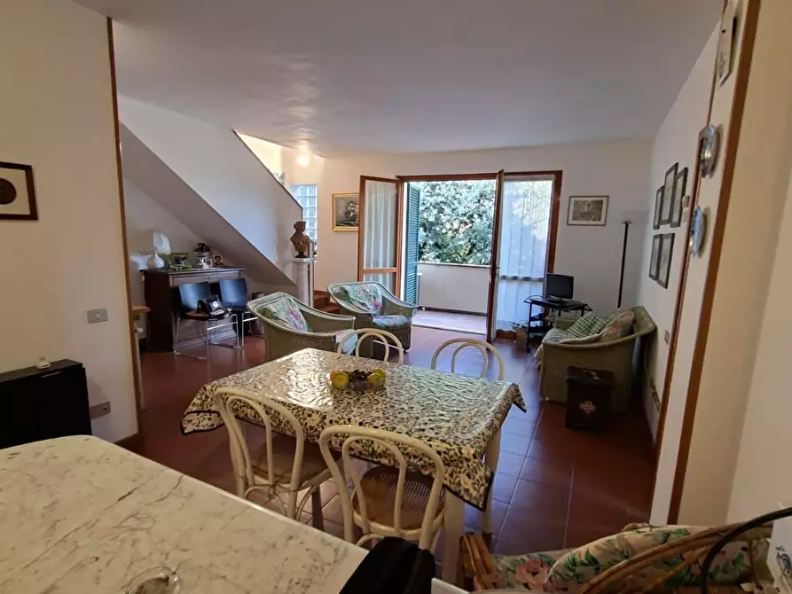 Immagine 51 di Quadrilocale in vendita  a Massa