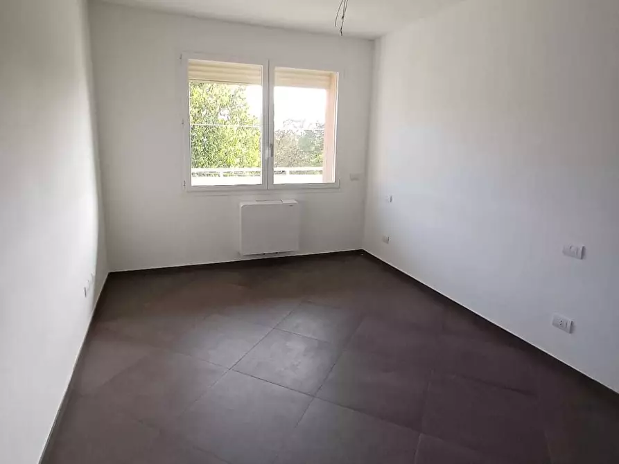 Immagine 49 di Bilocale in vendita  a Montechiarugolo