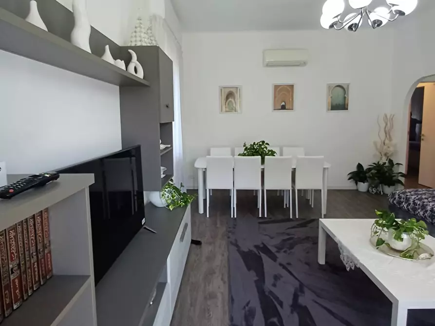 Immagine 10 di Trilocale in vendita  a Medesano