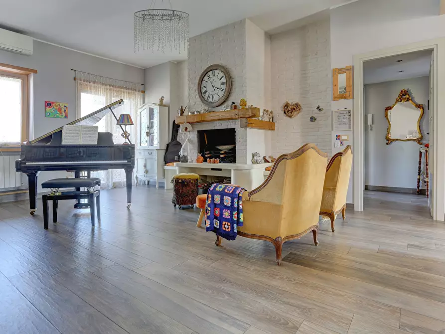 Immagine 5 di Attico in vendita  in Via Davide Campari 10 a Roma