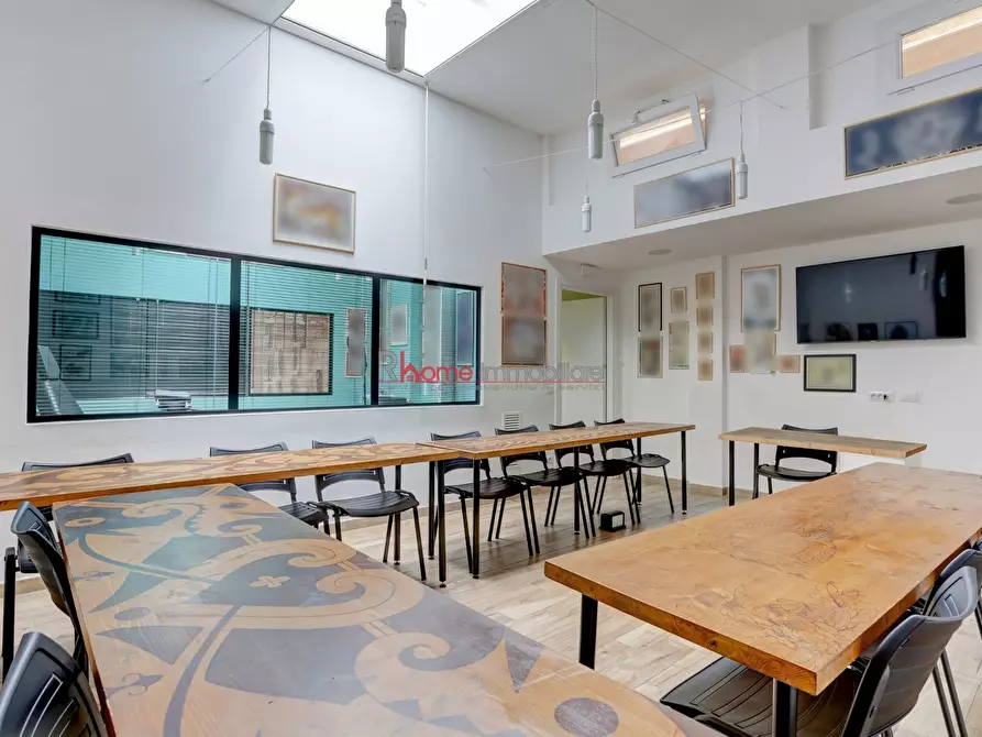 Immagine 4 di Locale commerciale in vendita  a Roma