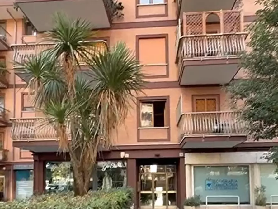 Immagine 2 di Quadrilocale in vendita  in Via Montaione 46 a Roma