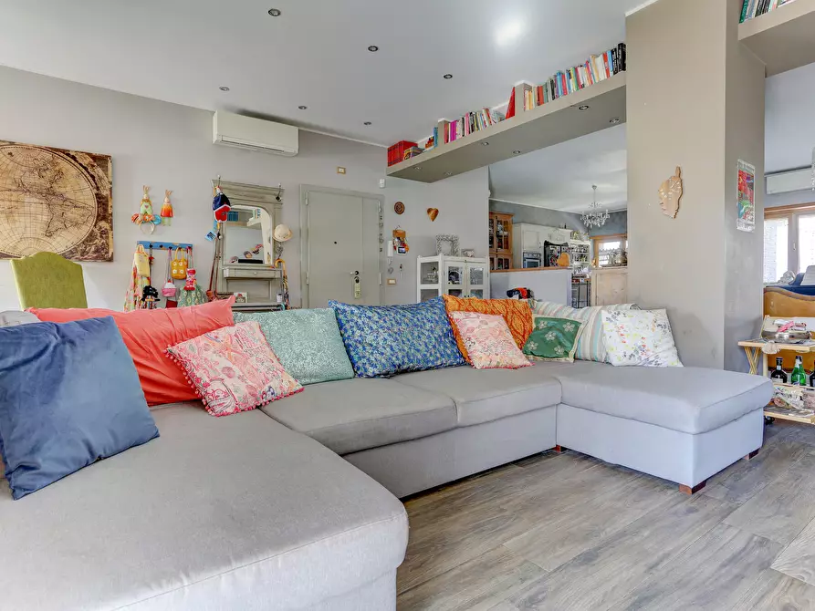 Immagine 11 di Attico in vendita  in Viale Alessandrino 10 a Roma