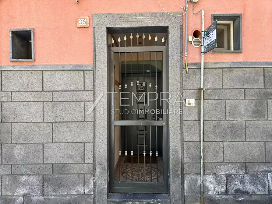 Immagine 4 di Casa indipendente in vendita  a Adrano