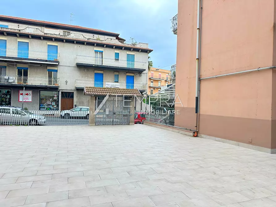 Immagine 2 di Appartamento in vendita  a Adrano