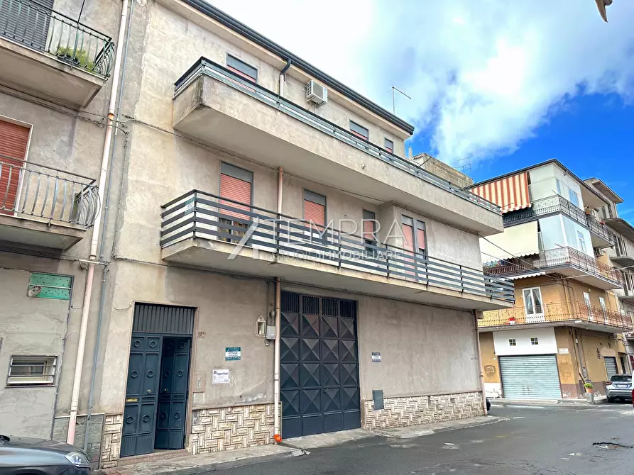 Immagine 1 di Appartamento in vendita  in via archeologica 12 a Adrano
