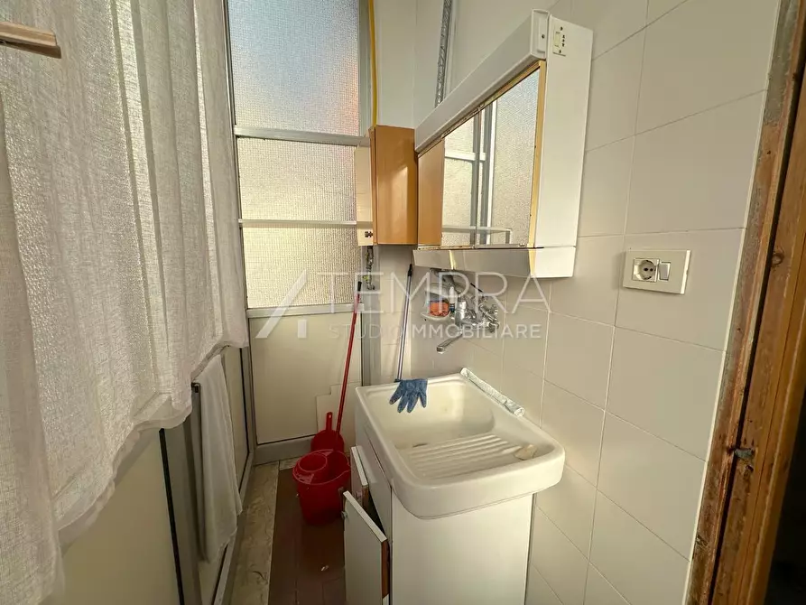 Immagine 12 di Appartamento in vendita  in VIA TOMMASEO 35 a Adrano