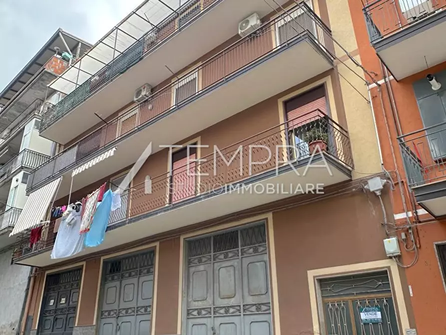 Immagine 20 di Appartamento in vendita  a Adrano