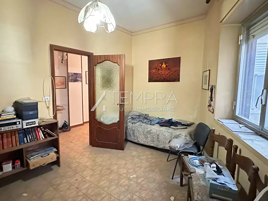 Immagine 19 di Appartamento in vendita  a Adrano