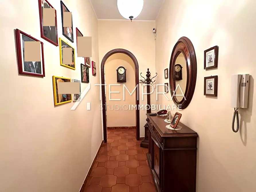 Immagine 17 di Appartamento in vendita  a Adrano