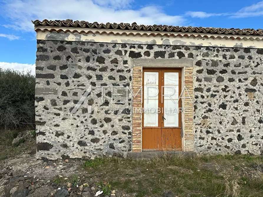 Immagine 8 di Rustico / casale in vendita  a Adrano