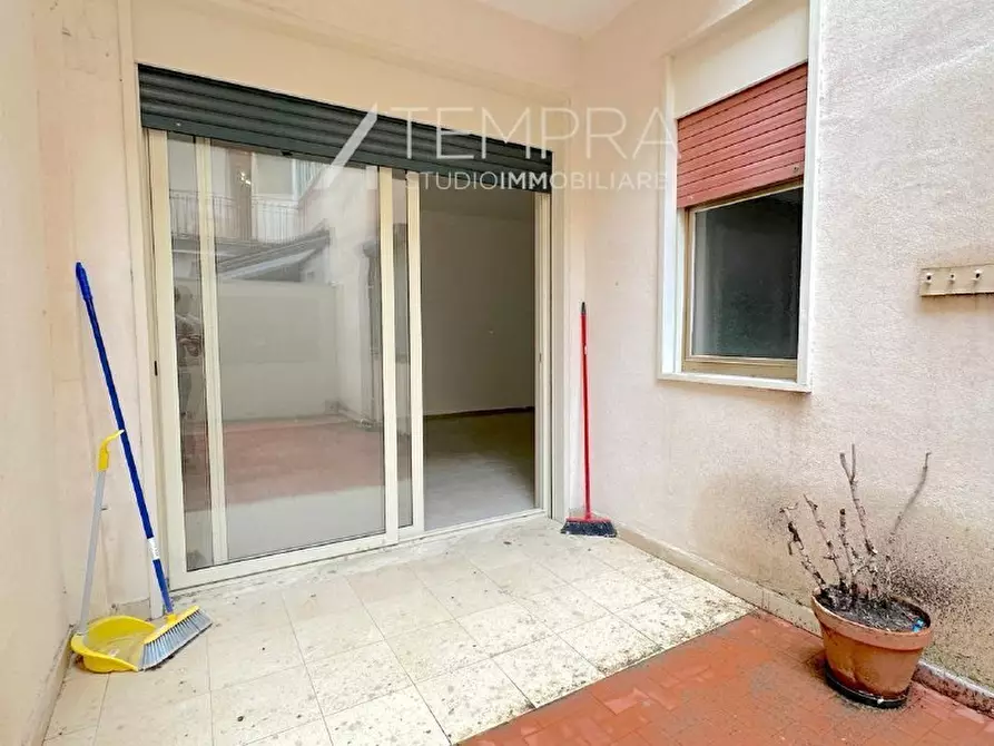 Immagine 6 di Appartamento in vendita  in Via Ninfa Talia a Adrano