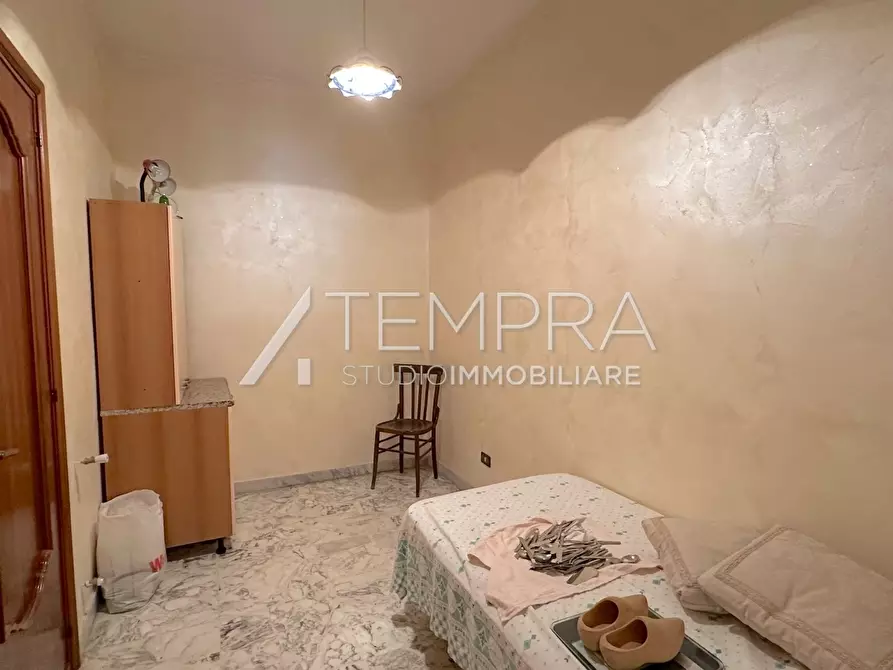 Immagine 12 di Appartamento in vendita  a Adrano