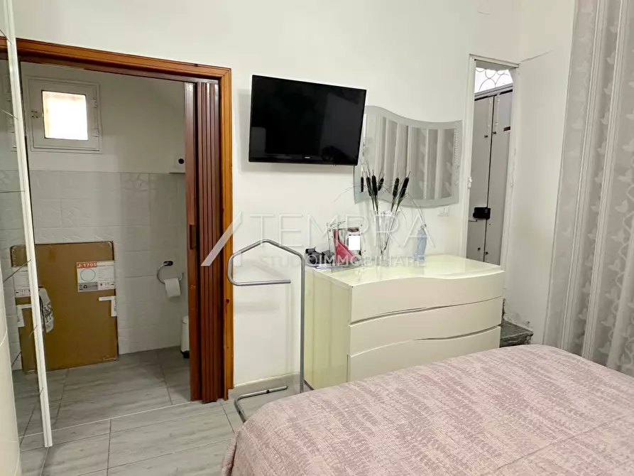 Immagine 6 di Casa indipendente in vendita  a Adrano