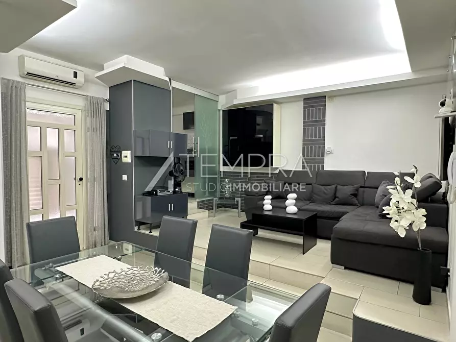 Immagine 4 di Casa semindipendente in vendita  in VIA SOLICCHIATA a Adrano