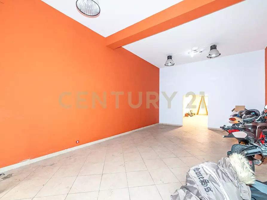 Immagine 6 di Attività commerciale in vendita  a Misterbianco