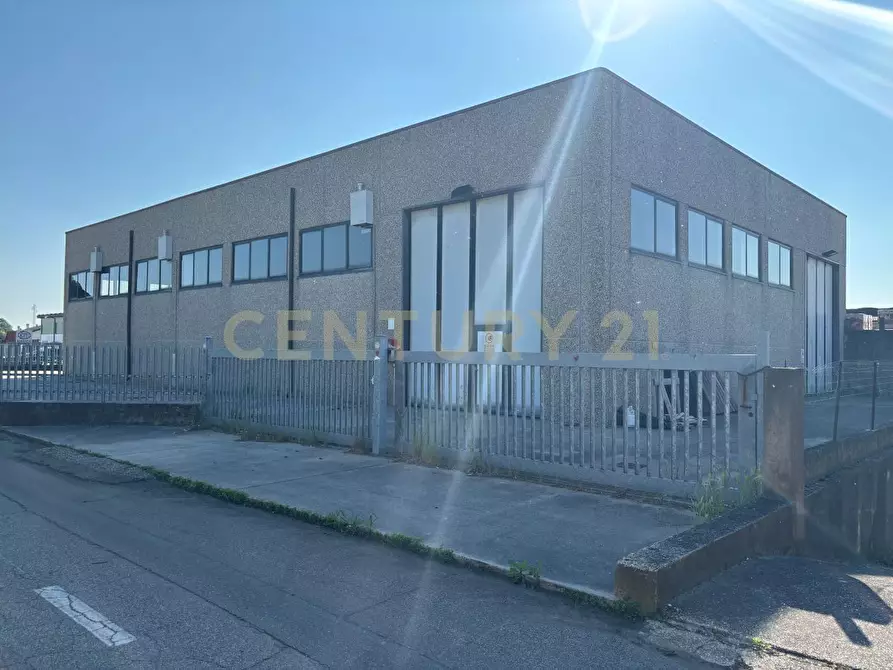 Immagine 5 di Attività artigianale in affitto  in Via Caduti sul Lavoro 23 a Isola Della Scala