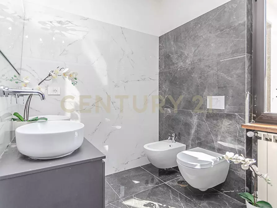 Immagine 58 di Villa in vendita  in Via Spiaggia del Lago 17b a Castel Gandolfo