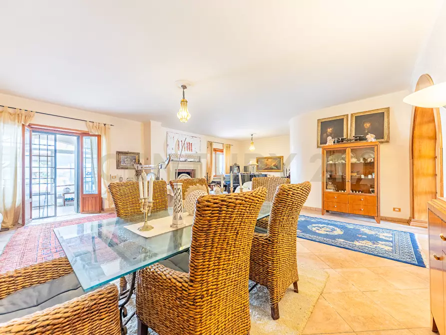 Immagine 3 di Villa in vendita  in Via Calabria 4 a Ardea