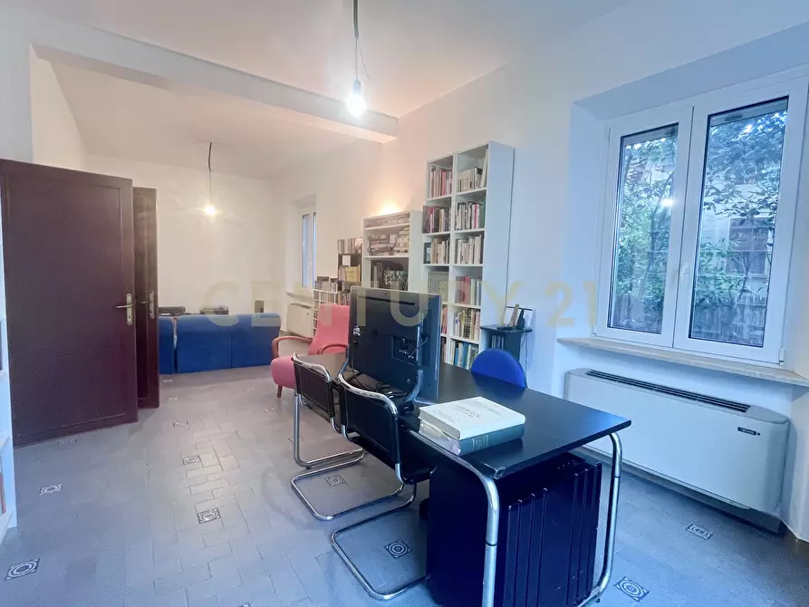 Immagine 22 di Villa in vendita  in Piazza Barbana 35 a Scansano