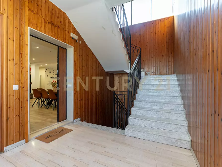 Immagine 55 di Pentalocale in vendita  in Via Lo Jacono Francesco 53 a Sant'agata Li Battiati