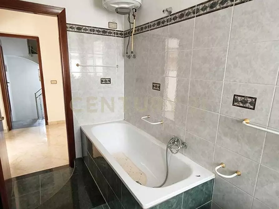 Immagine 7 di Trilocale in vendita  in Via Badalamenti a Carini