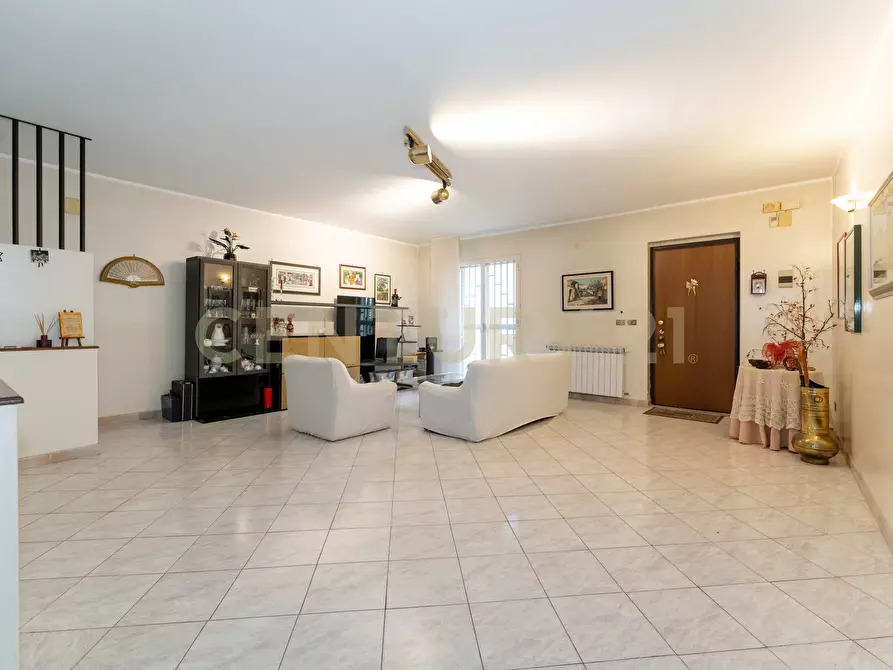 Immagine 3 di Villa in vendita  in Via Santa Rosa da Lima 17 a Catania