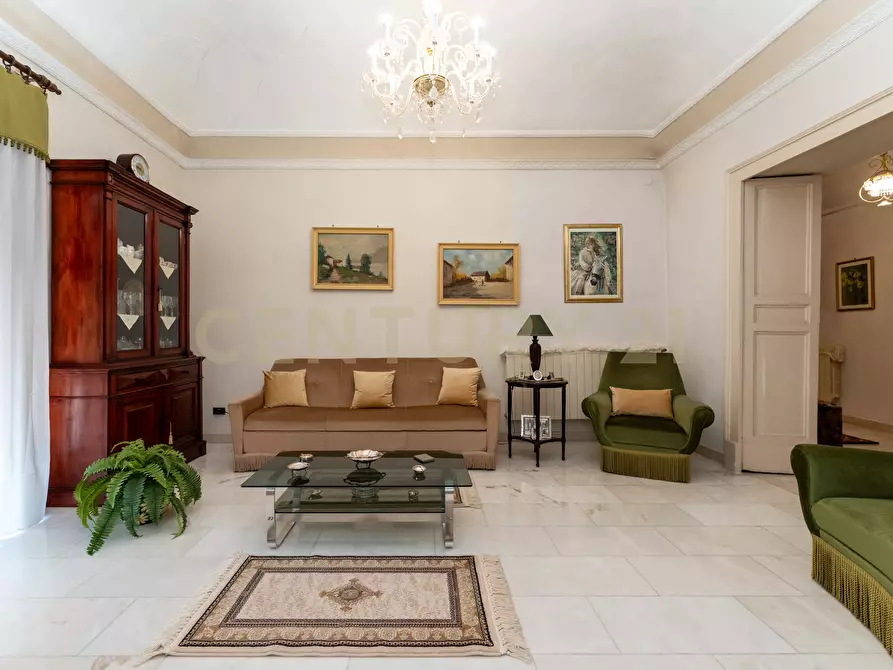 Immagine 13 di Pentalocale in vendita  in Via Antonino di Sangiuliano 185 a Catania
