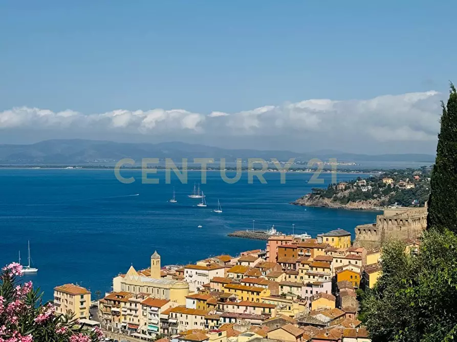 Immagine 1 di Trilocale in vendita  in Via del Sole a Monte Argentario