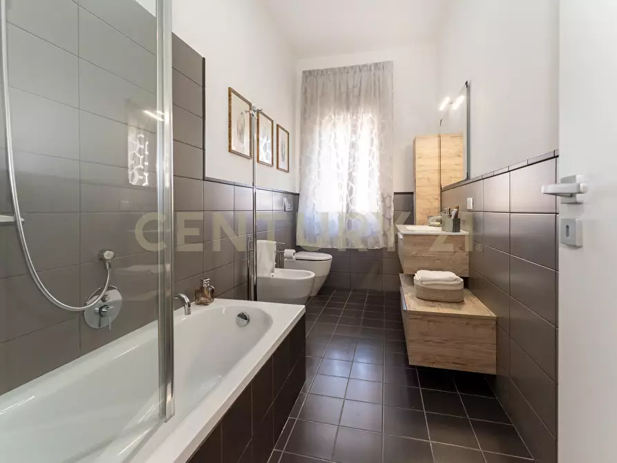 Immagine 35 di Attico in vendita  in Via Vincenzo Giuffrida 203 a Catania