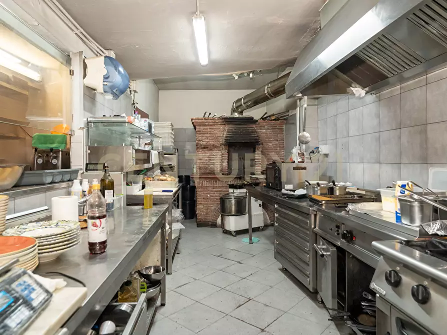 Immagine 27 di Locale commerciale in vendita  in Via Monsignor Ventimiglia snc a Catania