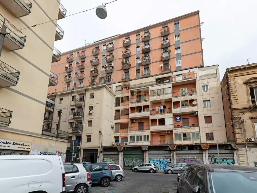 Immagine 40 di Pentalocale in vendita  in Via Antonino di Sangiuliano 54 a Catania