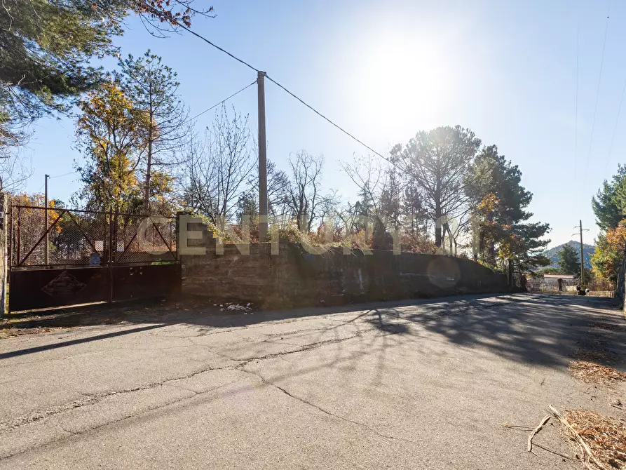 Immagine 47 di Villa in vendita  in Via della Regione 70 a Pedara