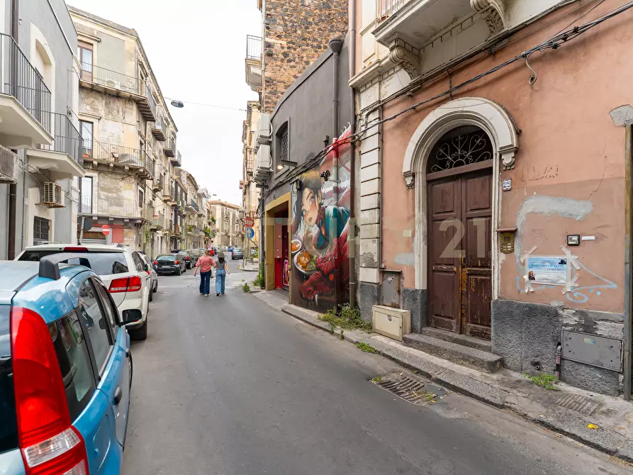 Immagine 5 di Trilocale in vendita  in Via del Vecchio Bastione 29 a Catania
