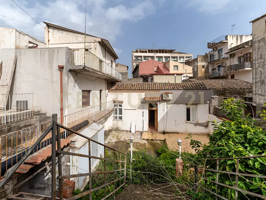 Immagine 7 di Casa bifamiliare in vendita  in Via Velletri 16 a Catania