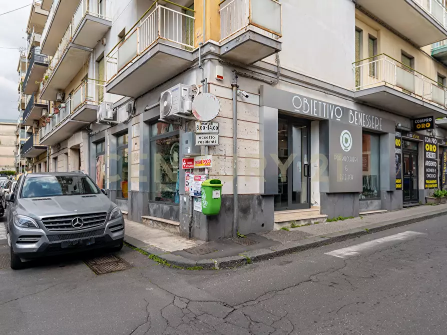 Immagine 6 di Locale commerciale in vendita  in Via del Bosco 163 a Catania