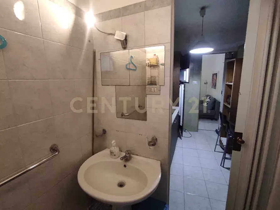 Immagine 17 di Bilocale in vendita  in Via Paolo Bentivoglio 78 a Catania