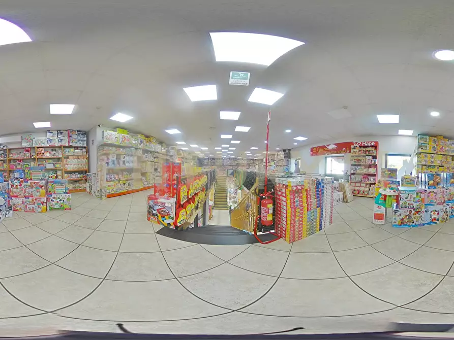 Immagine 56 di Locale commerciale in vendita  in Via Passo Gravina 150 a Catania