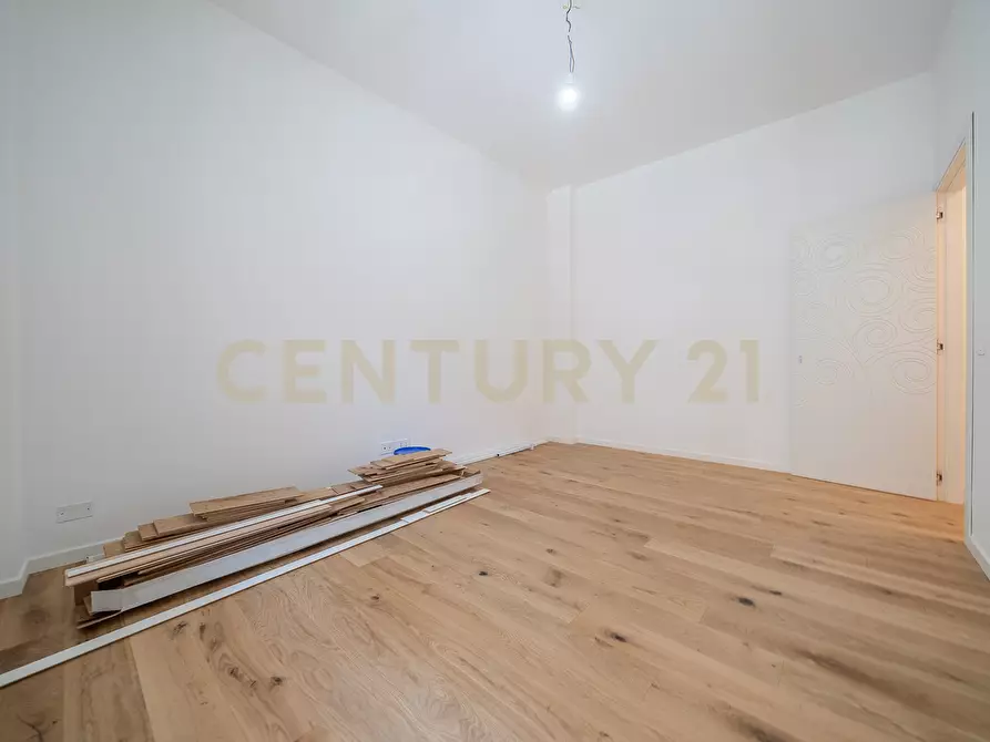 Immagine 42 di Trilocale in vendita  in Via Carlo Dossi 80 a Roma