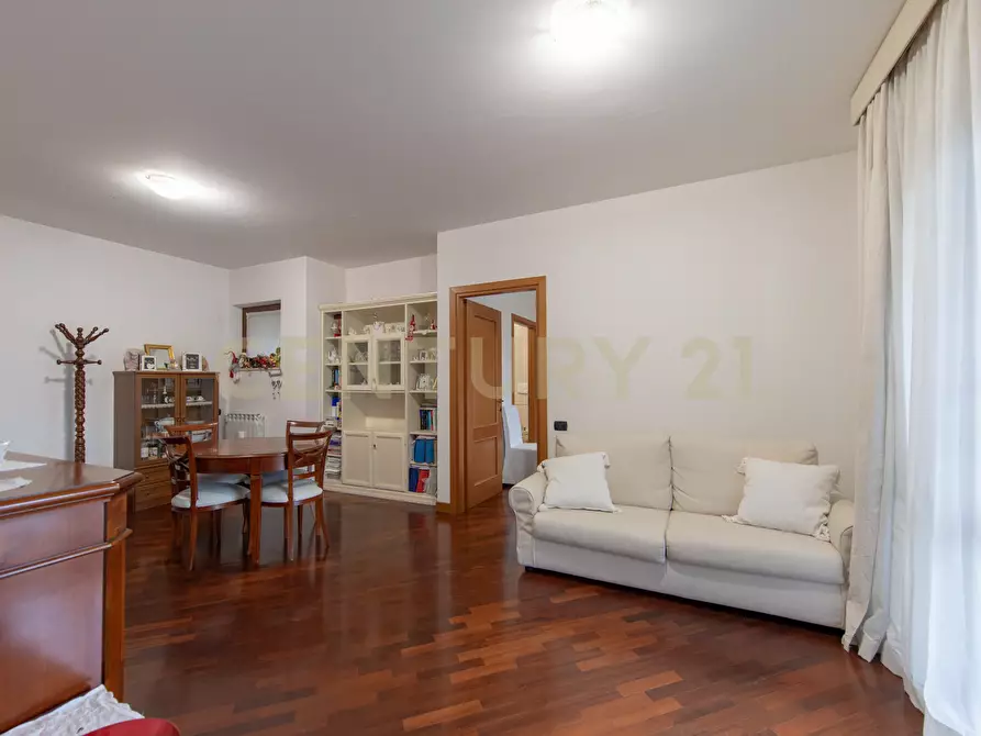 Immagine 8 di Bilocale in vendita  in Via Sandro Botticelli a Fiumicino